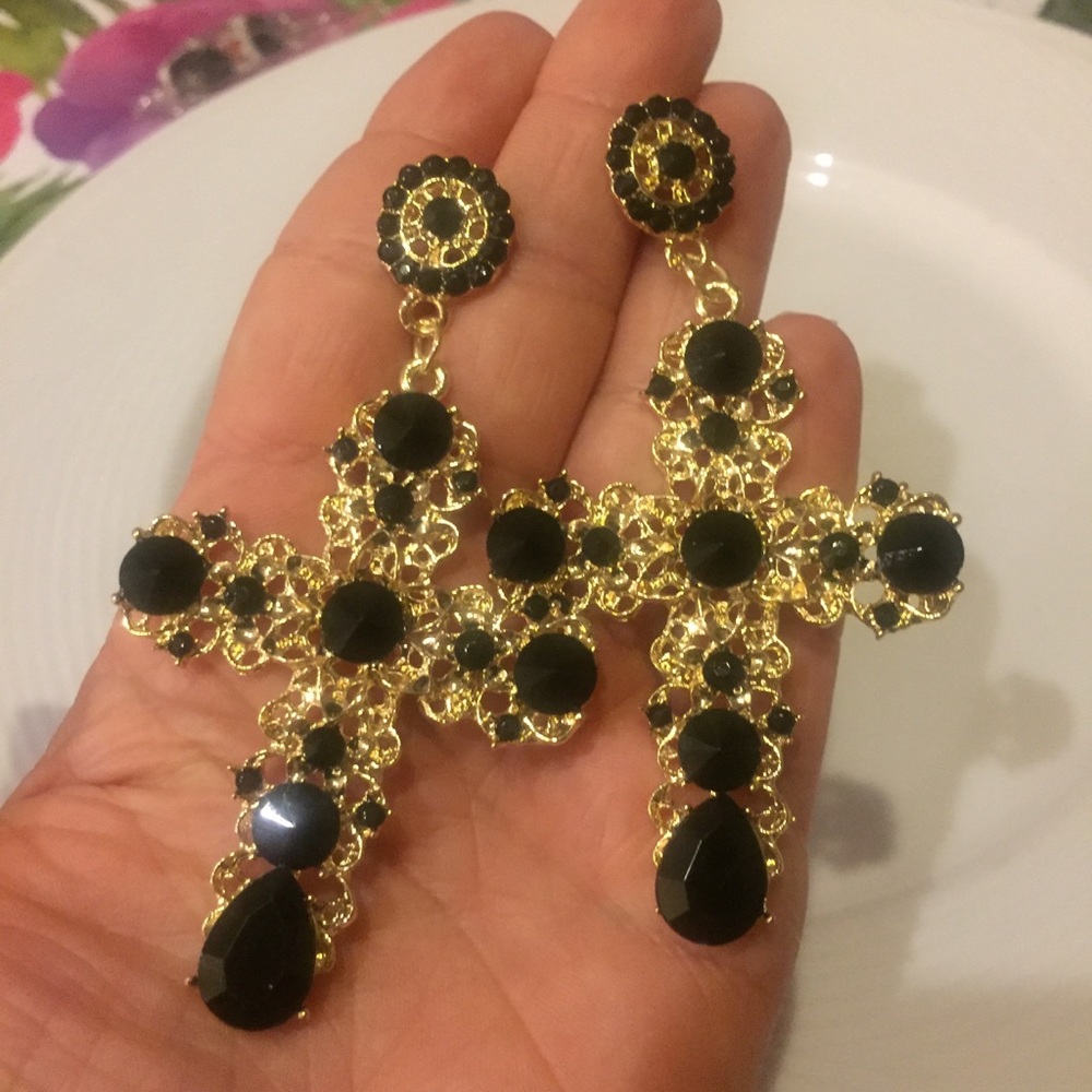 ✝️ Awesome Oversized Cross metallic Jeweled Studs - Picture 2 of 5